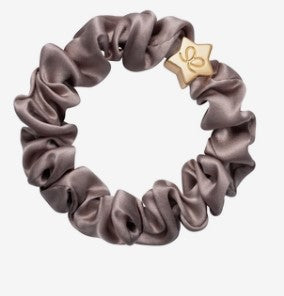 BY ELOISE HAARGUMMI SCRUNCHIE Farbe Iced Latte