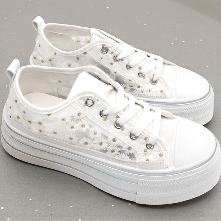 KARINSSCHWESTER Sneakers White Daisies