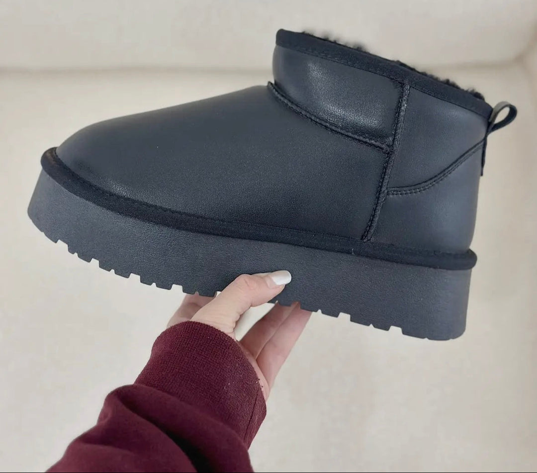 KARINSSCHWESTER Boots Detroit Bold