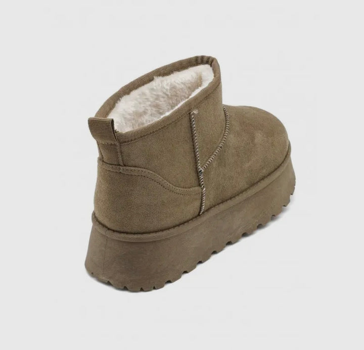 KARINSSCHWESTER Boots Tahoe Trails, Farbe Khaki