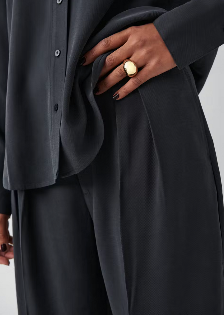 GINA TRICOT weite Hose Offblack