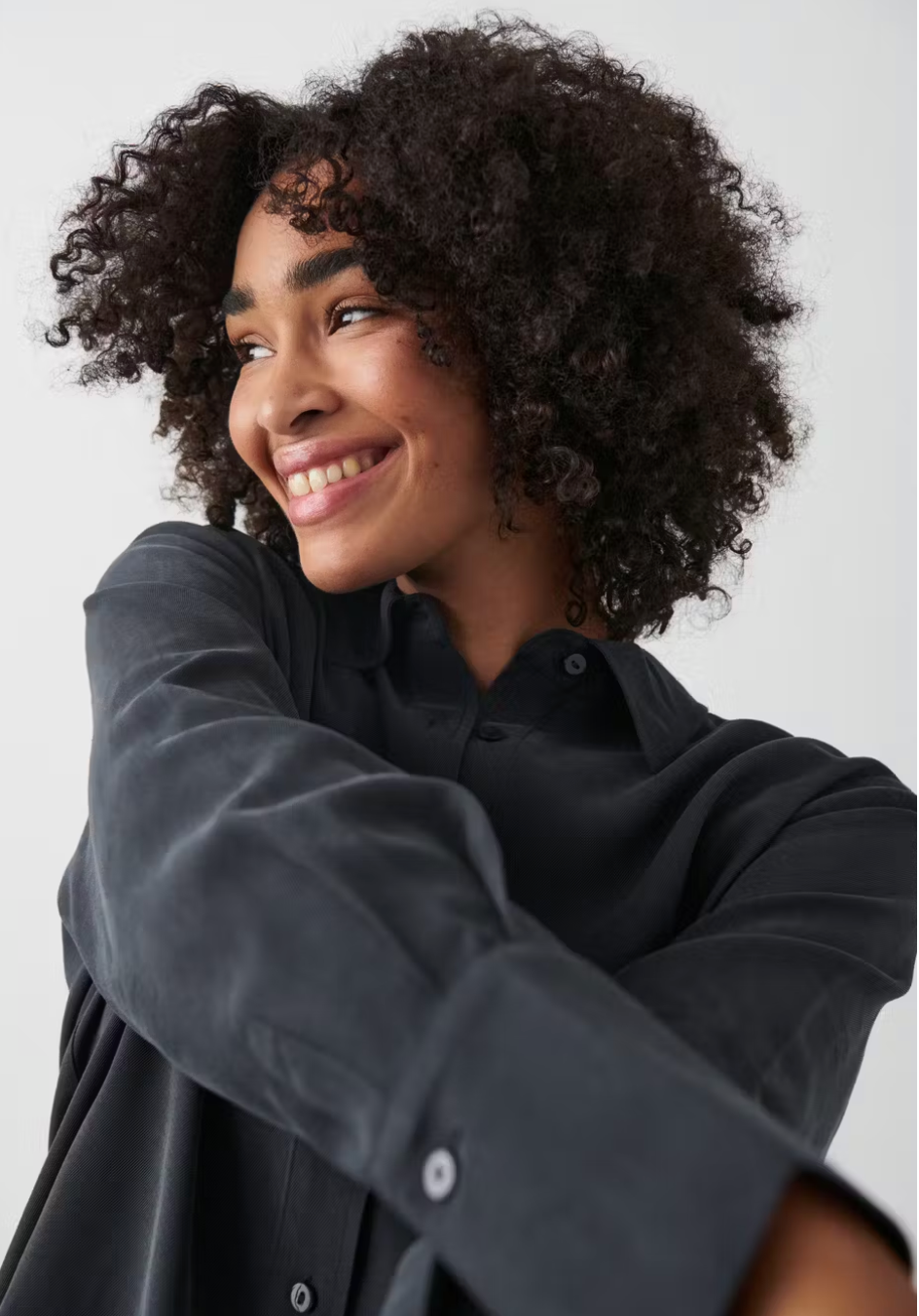 GINA TRICOT lockere Bluse OFFBLACK