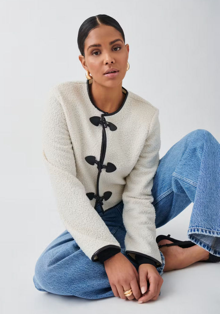 GINA TRICOT Bouclé Jacke Creme