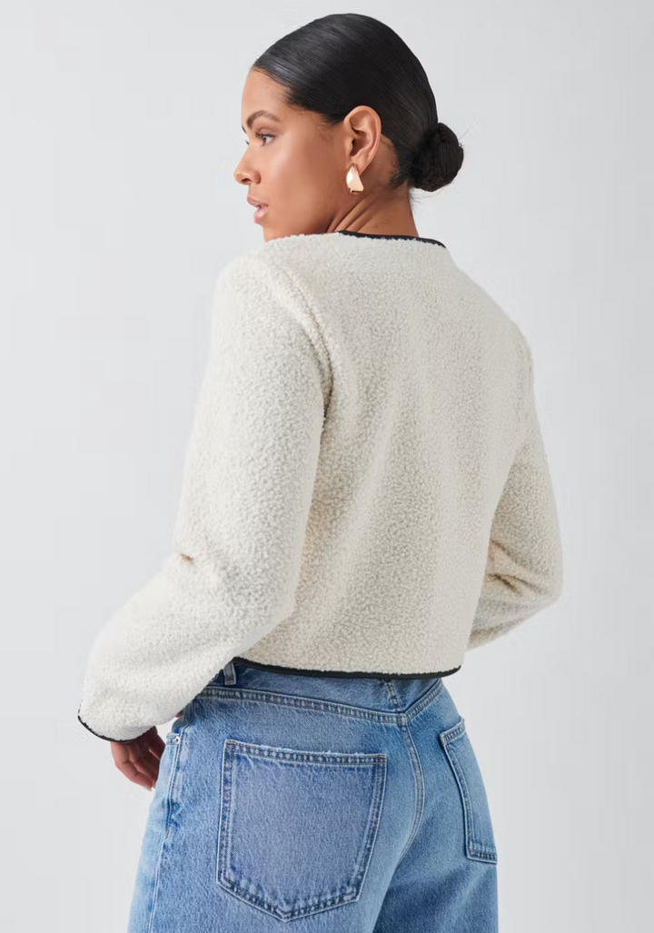GINA TRICOT Bouclé Jacke Creme