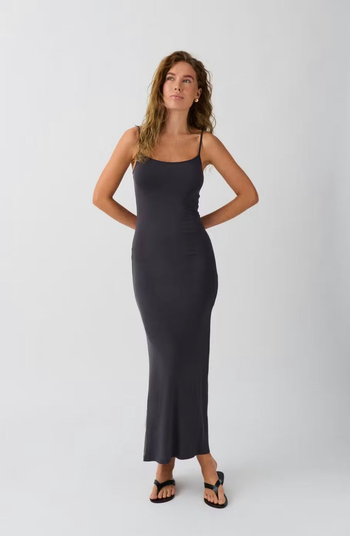 GINA TRICOT enges Kleid, lang, Grau