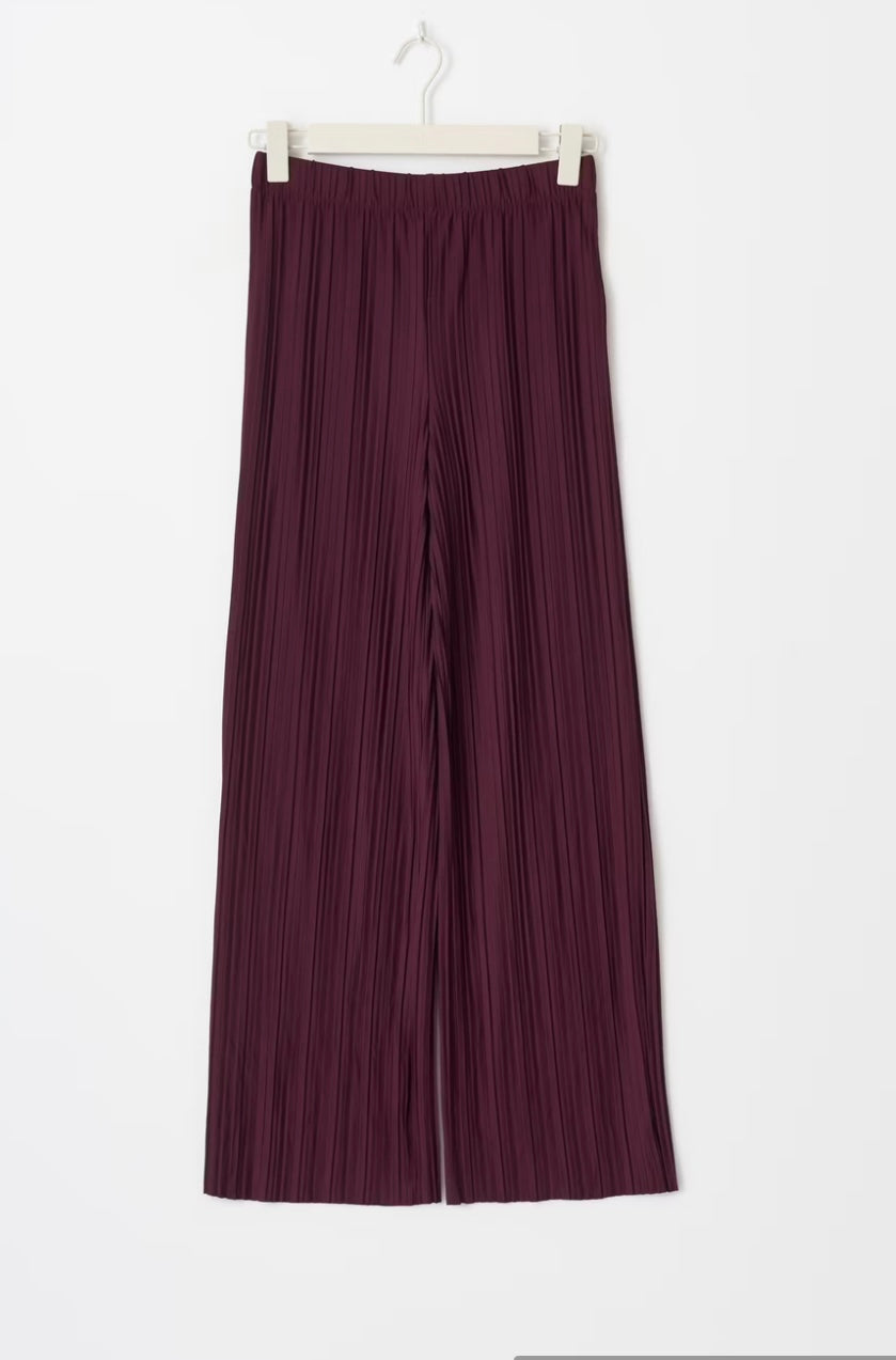 GINA TRICOT Plisse Hose, Burgund