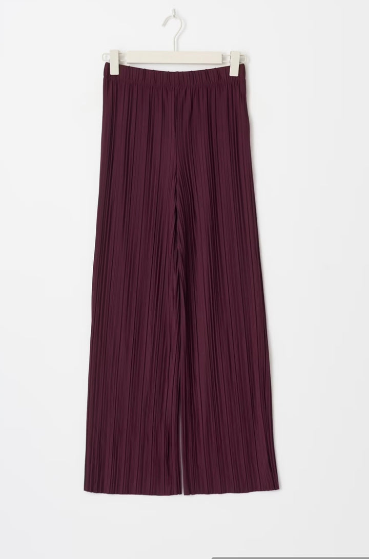 GINA TRICOT Plisse Hose, Burgund