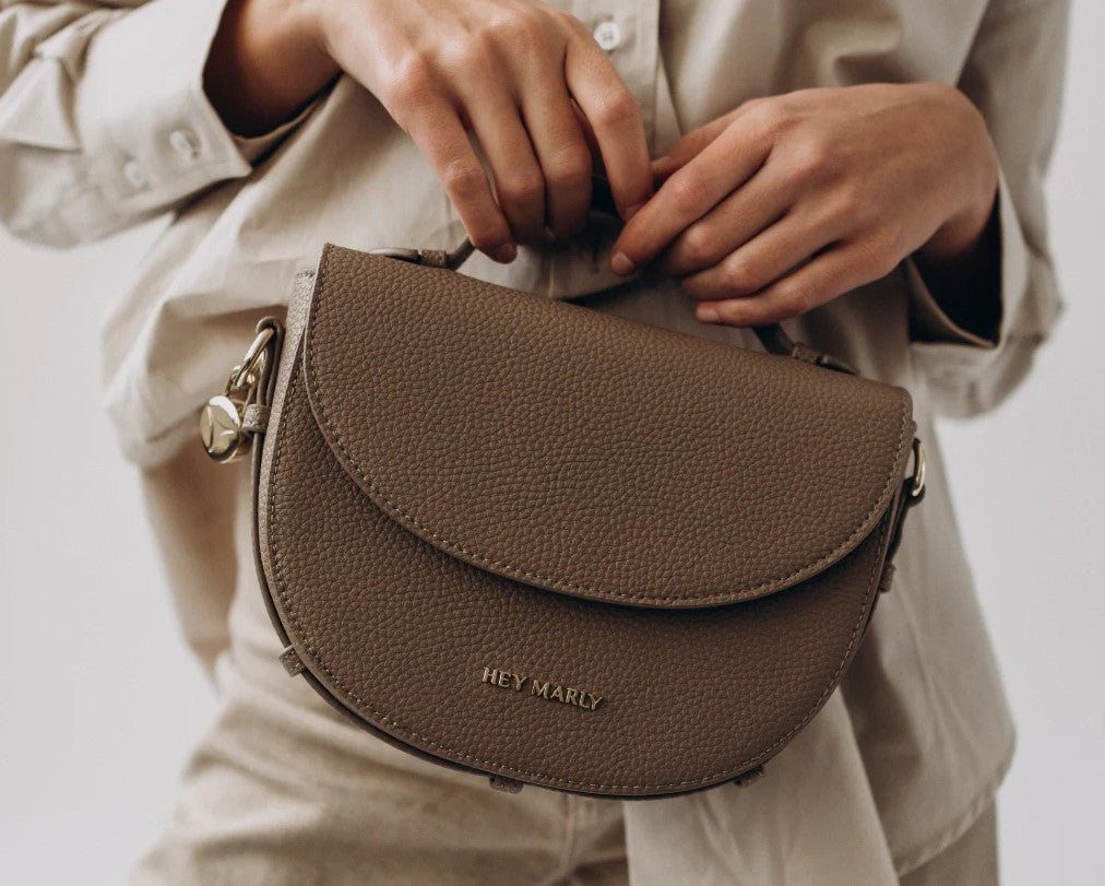 HEY MARLY Tasche Half Moon Soul Sister, Farbe Mocha