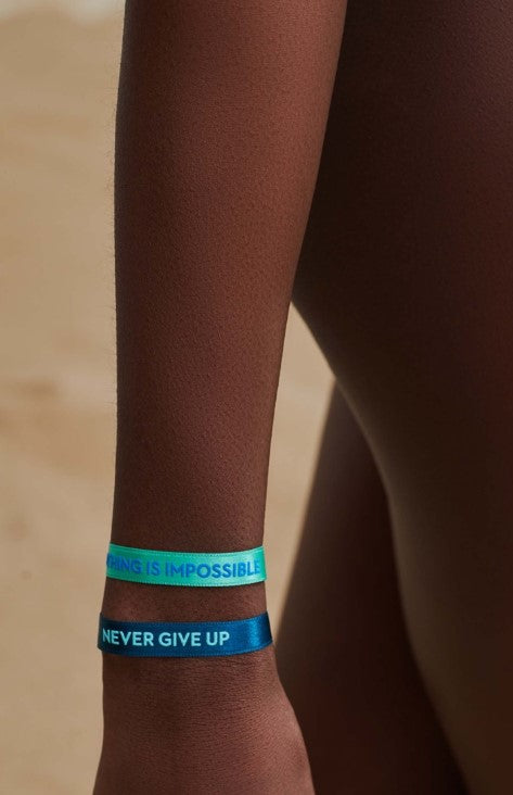 SORBET ISLAND Armband aus Satin, Aufdruck ALL FOR LOVE