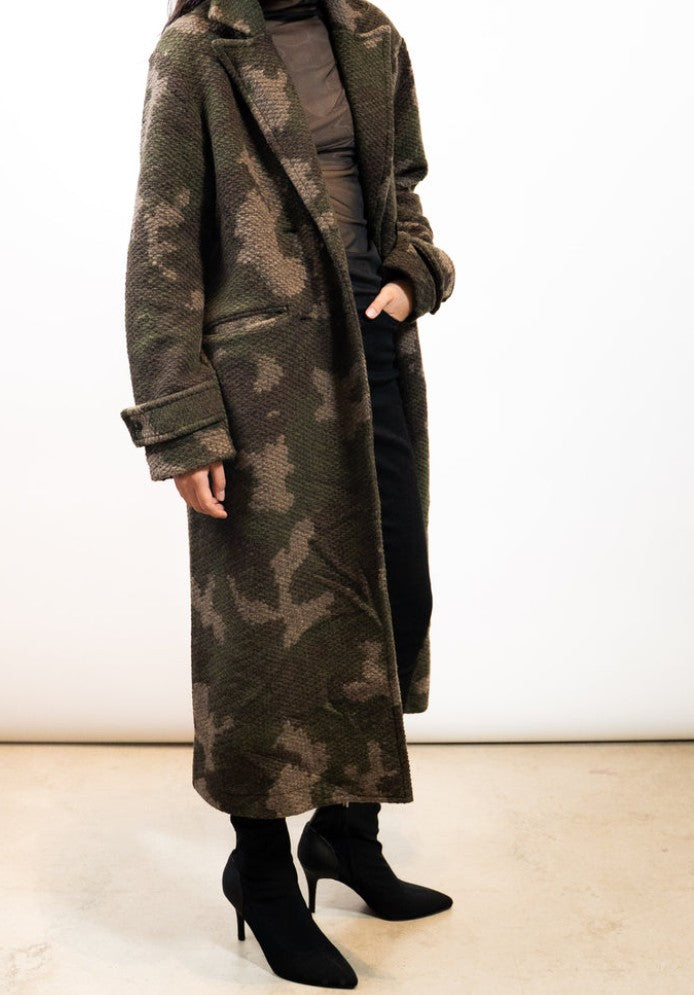 OUTRYGHT OUROBBIE Long Mantel Camouflage