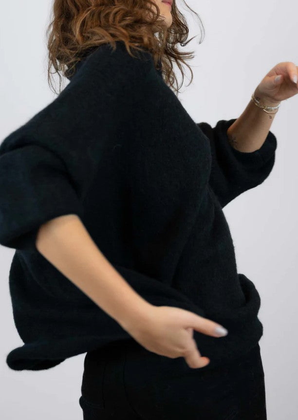 OUTRYGHT Pullover Conny - Schwarz