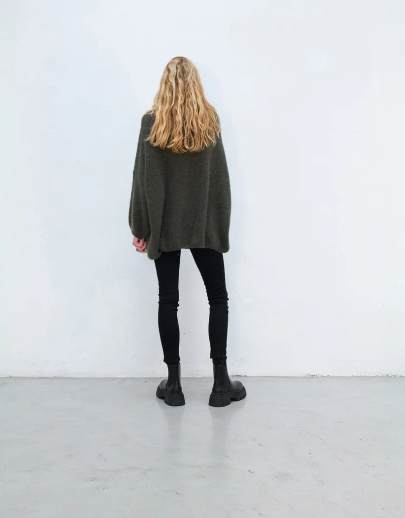 OUTRYGHT Pullover CONNY, mit Kragen, oversized, Farbe Khaki