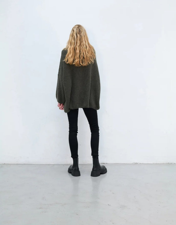 OUTRYGHT Pullover CONNY, mit Kragen, oversized, Farbe Khaki