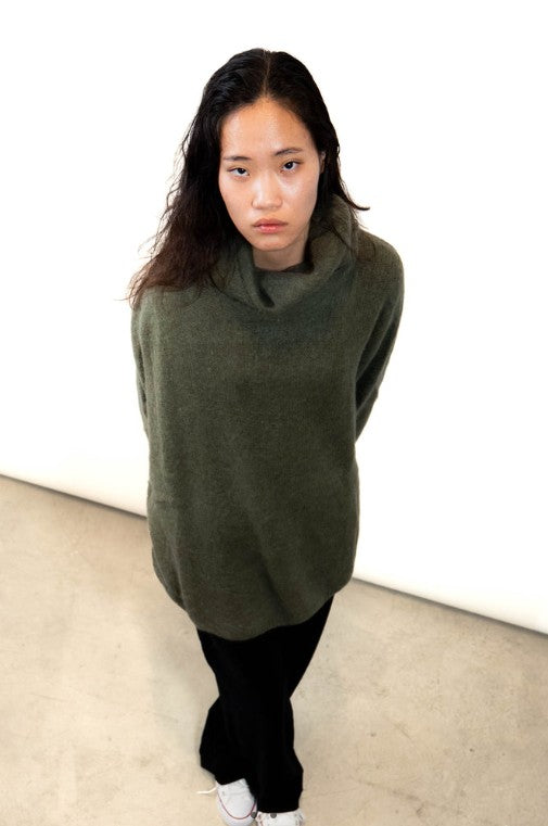 OUTRYGHT Pullover CONNY, mit Kragen, oversized, Farbe Khaki