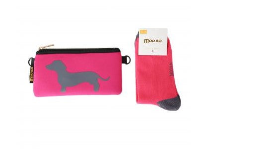 MOO ILO SOCKEN in kleiner Neonpren Tasche, Dackel