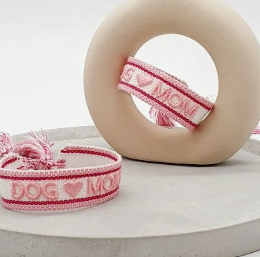 STATEMENT ARMBAND aus Stoff DOG MOM Weiß/Rosa