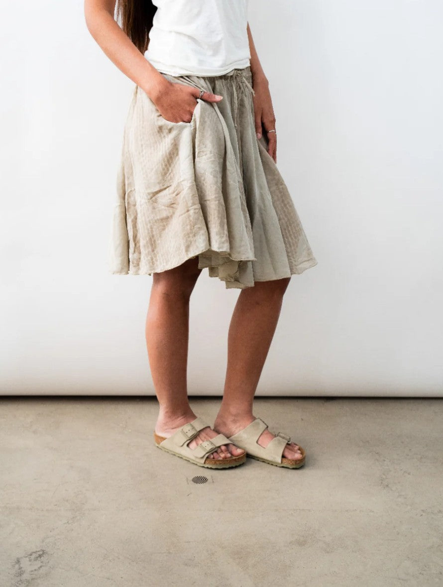 OUTRYGHT Rock Megan, kurz, Farbe Gravel Taupe