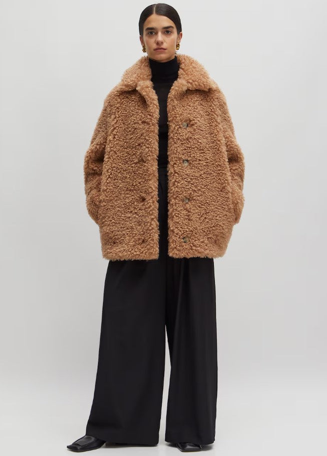 EDITED Jacke Elva, Farbe Cognac, Teddyfell-Optik