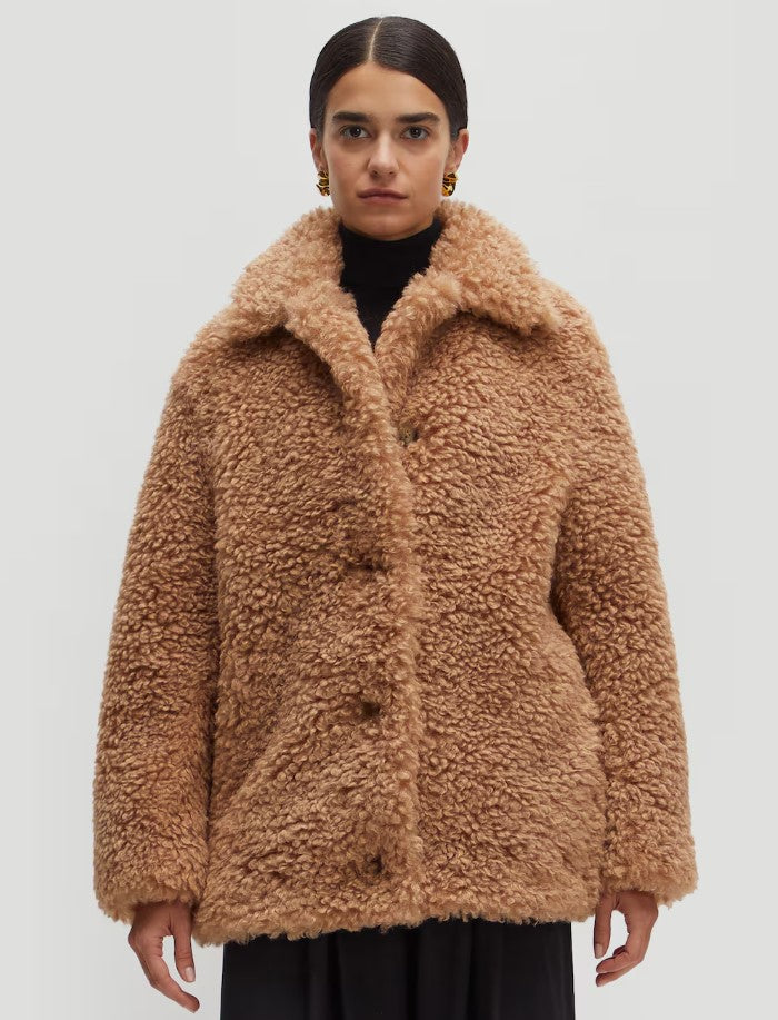EDITED Jacke Elva, Farbe Cognac, Teddyfell-Optik