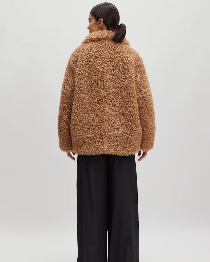EDITED Jacke Elva, Farbe Cognac, Teddyfell-Optik