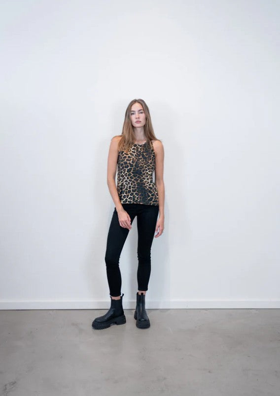 OUTRYGHT Top Tina LEO