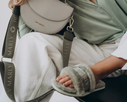 HEY MARLY Schuhe / Hausschuhe Signature Farbe Olive Grün / Khaki