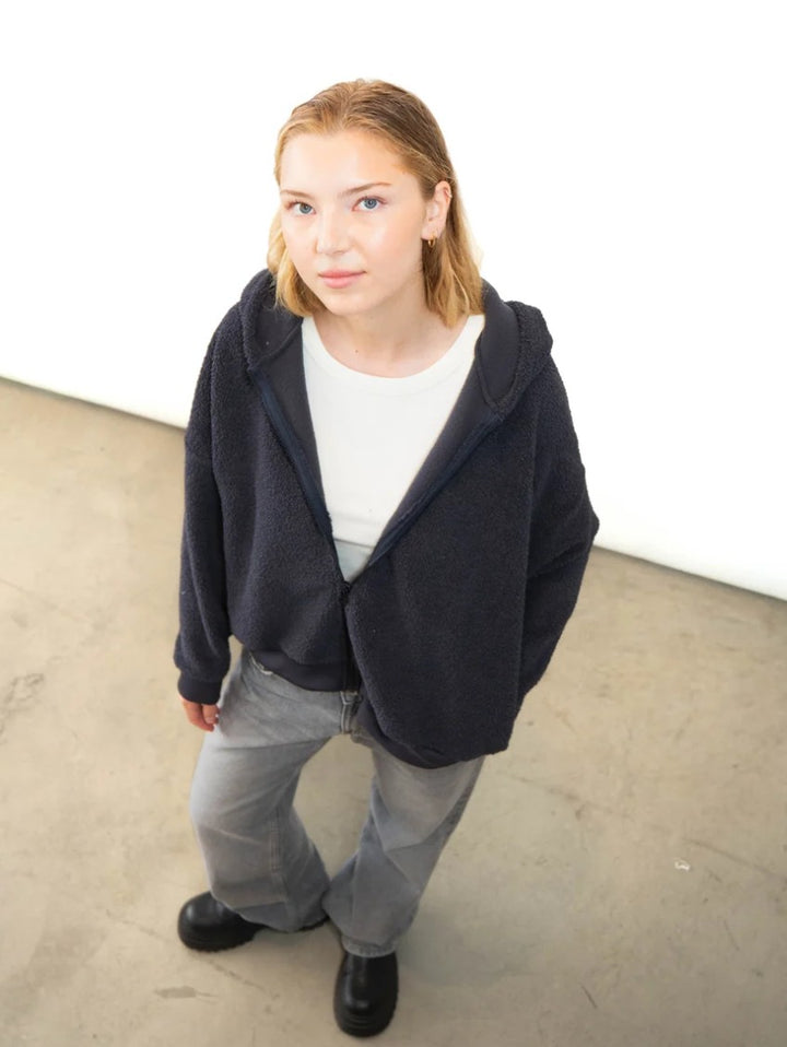 OUTRYGHT Sweatshirt OUFLASH mit Reißverschluss, Farbe Charcoal