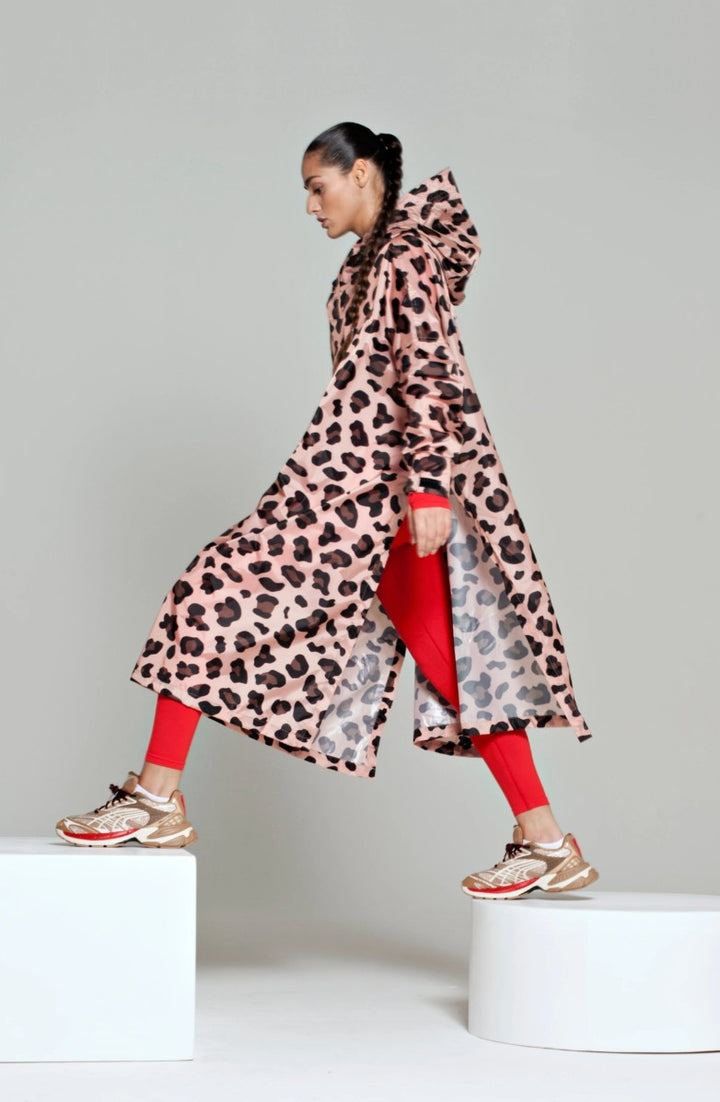 RAIN KISS Poncho Heller Leo