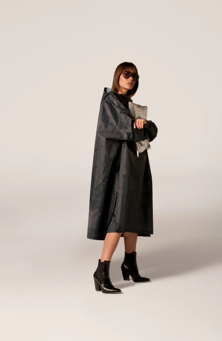RAIN KISS Poncho Back to Black Art Camo, Farbe Schwarz