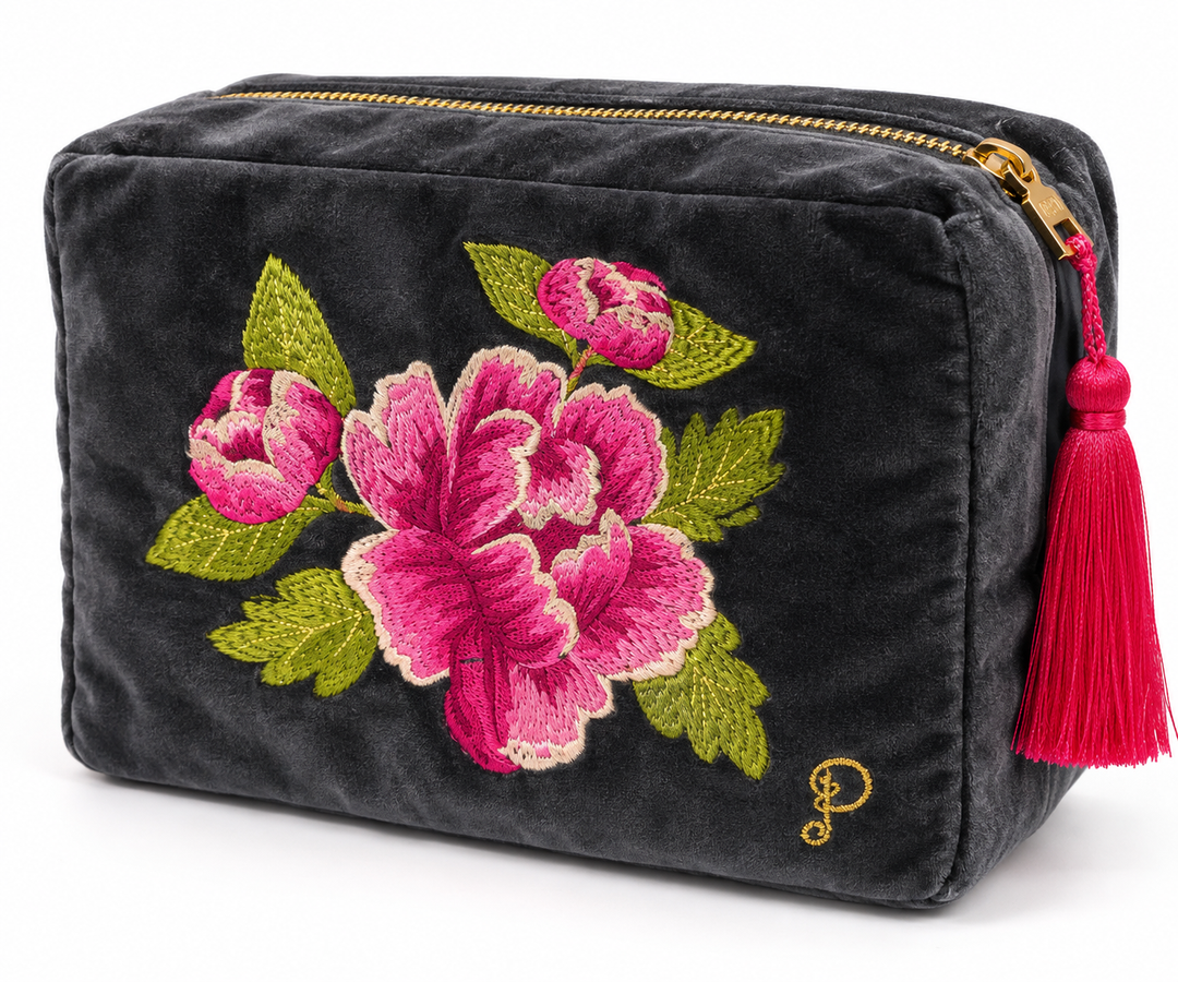 POWDER Kulturtasche Samttasche Anthrazit mit pinker Blütenstickerei