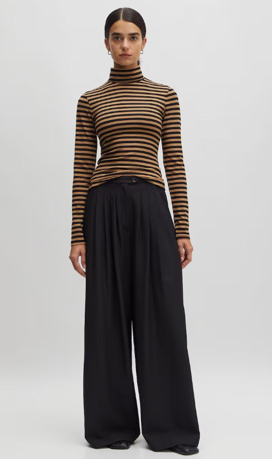 EDITED Rollkragen-Top Raya, Farbe Schwarz/Cognac Braun